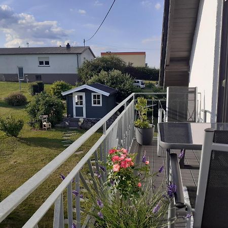 Eifelstern-Schoene Ferienwohnung Mit Balkon Kalenborn-Scheuern Ngoại thất bức ảnh