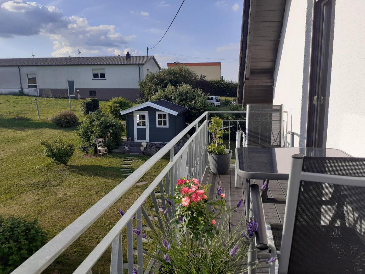 Eifelstern-Schoene Ferienwohnung Mit Balkon Kalenborn-Scheuern Ngoại thất bức ảnh